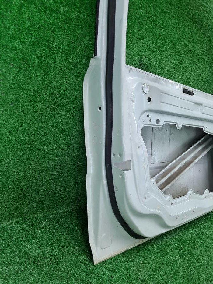 Дверь передняя левая Volvo XC70 2 (2007-2016)