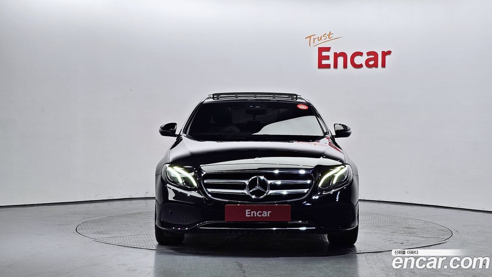 Mercedes-Benz E-Class W213 E300 Avangarde (09.2019)