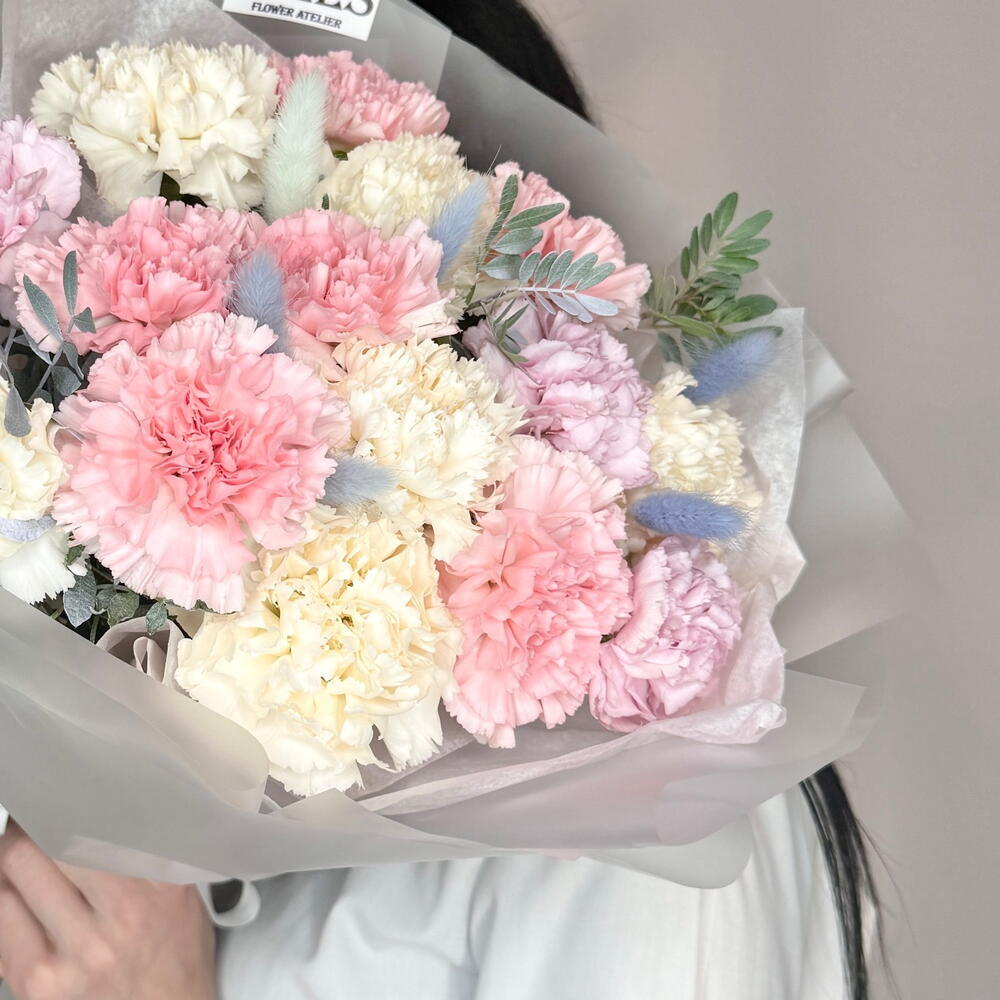 «Пудровое эхо» букет из диантусов