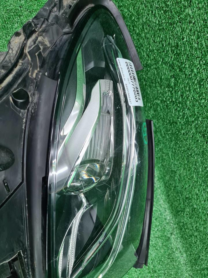 Фара правая Mercedes E W213 (2016-2021) LED