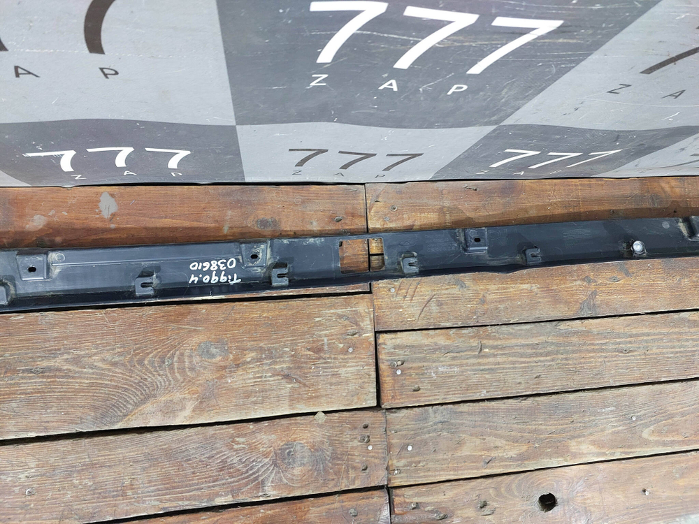 Накладка порога правого Chery Tiggo 4 17-нв Б/У Оригинал J685402840