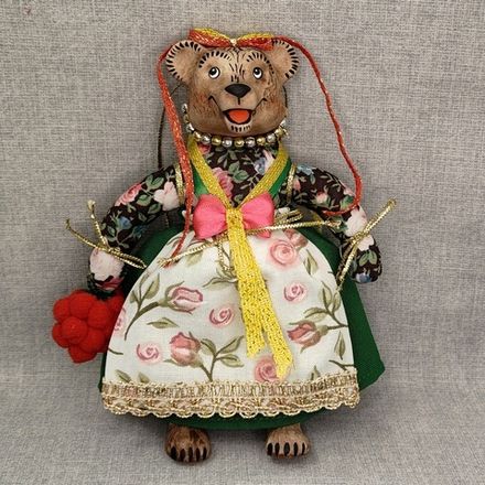 Ёлочная игрушка Медведица "Маша" с малиной