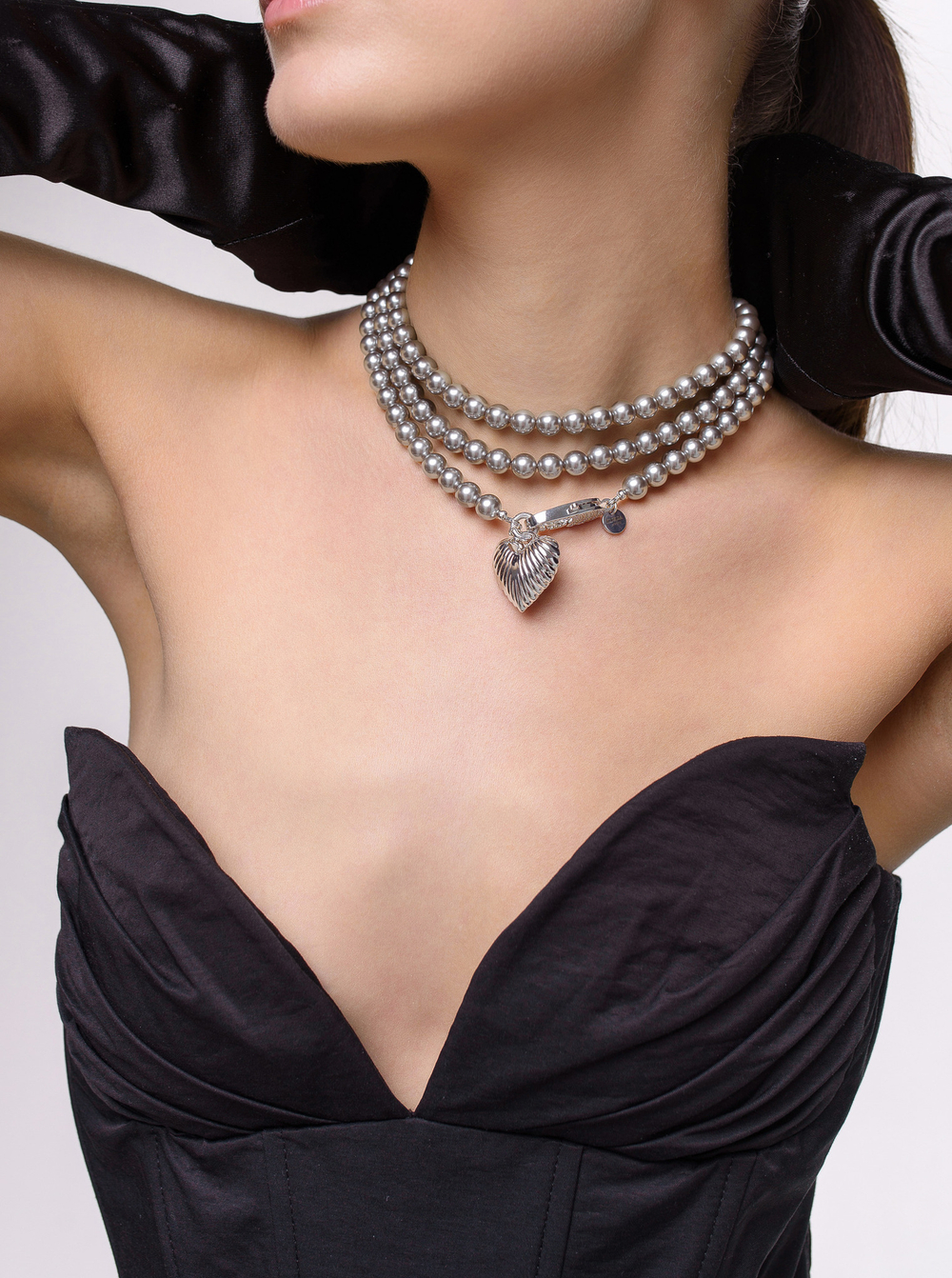 Колье "Long Dark Grey Heart" Silver