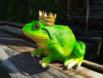 Фигурка Лягушонок маленький с короной