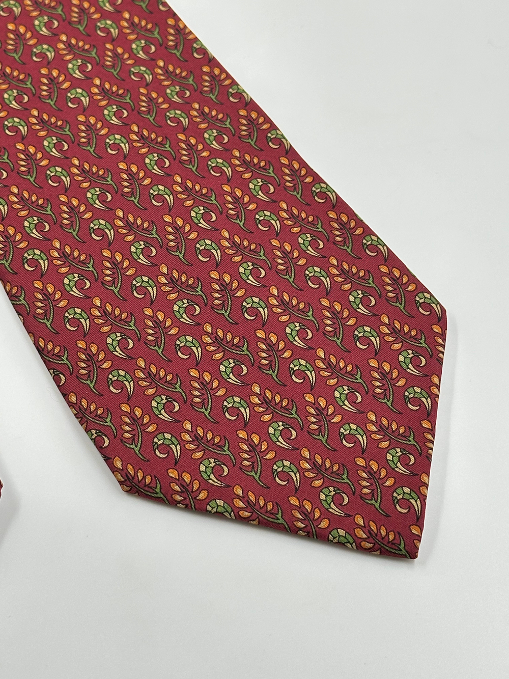 Галстук красный Salvatore Ferragamo