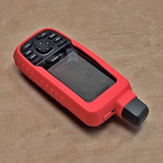 Чехол для Garmin GPSMAP 67/66 силиконовый (Красный)