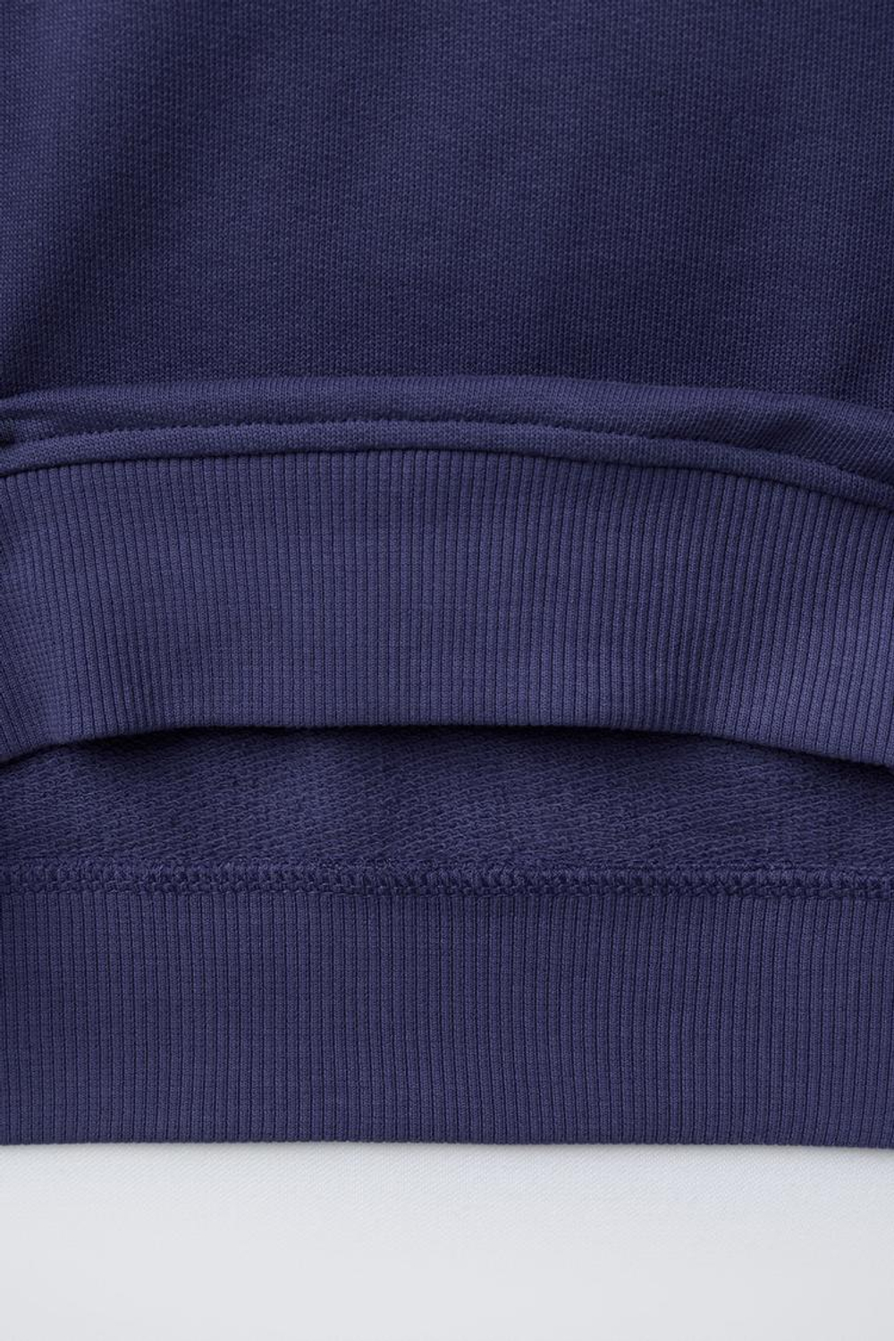 ZARA ТОЛСТОВКА С ПРИНТОМ В ВИДЕ ФИГУР, СИНИЙ