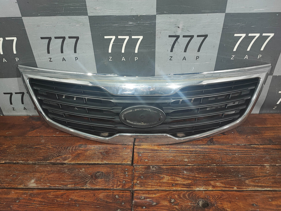 Решетка радиатора Kia Sportage 3 (SL) 10-14 Б/У Оригинал 863523W000