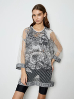 Oversize футболка с вышивкой