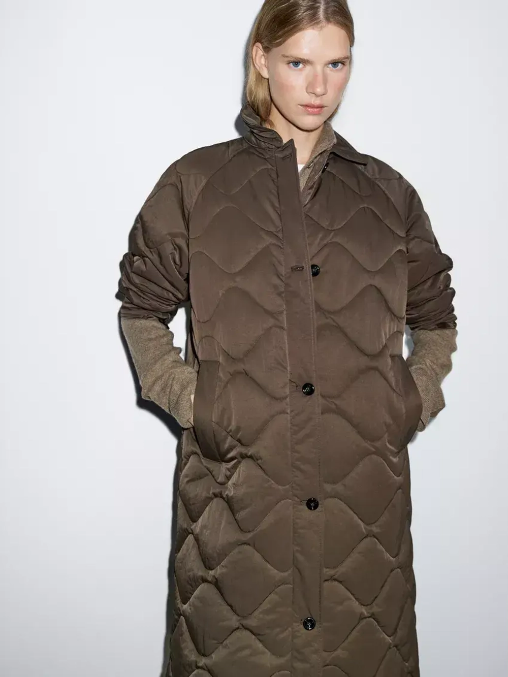 Massimo Dutti Удлиненный непромокаемый пуховик, темный хаки