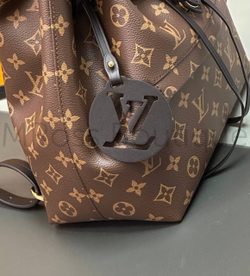 Рюкзак Montsouris Louis Vuitton Canvas Monogram с черным клапаном из кожи