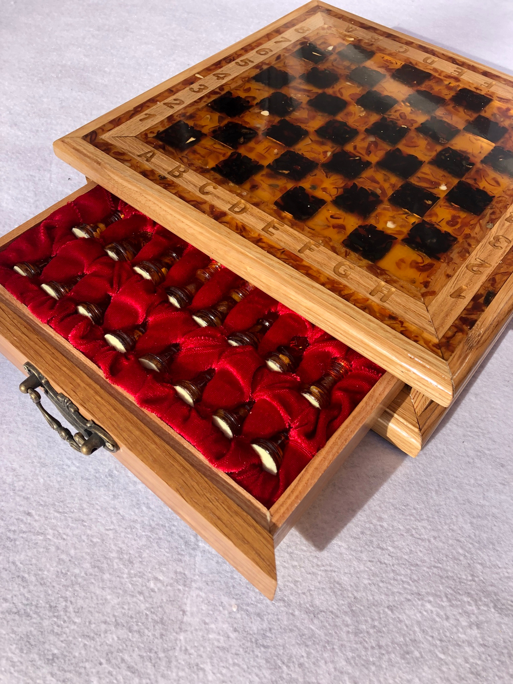 Ларец с шахматами мини 29*29*6 см (дуб)
