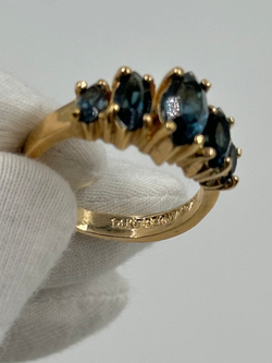 Кольцо с синими кристаллами