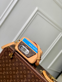 Louis Vuitton Baladeur Wearable Wallet