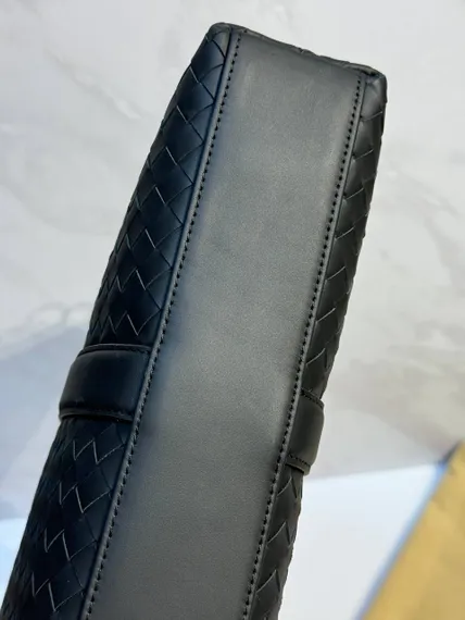 Кожаный портфель Bottega Veneta с плечевым ремнем