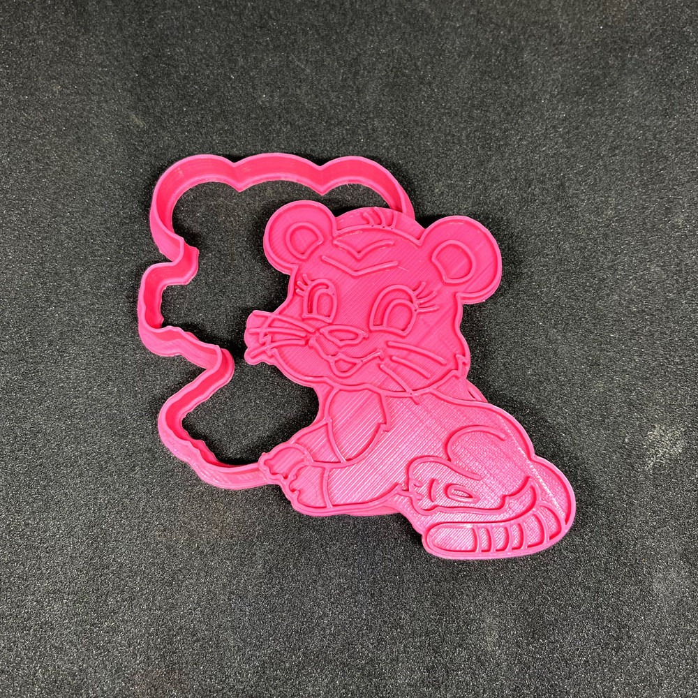 Вырубка пластиковая штамп Тигр лежит (10 см)