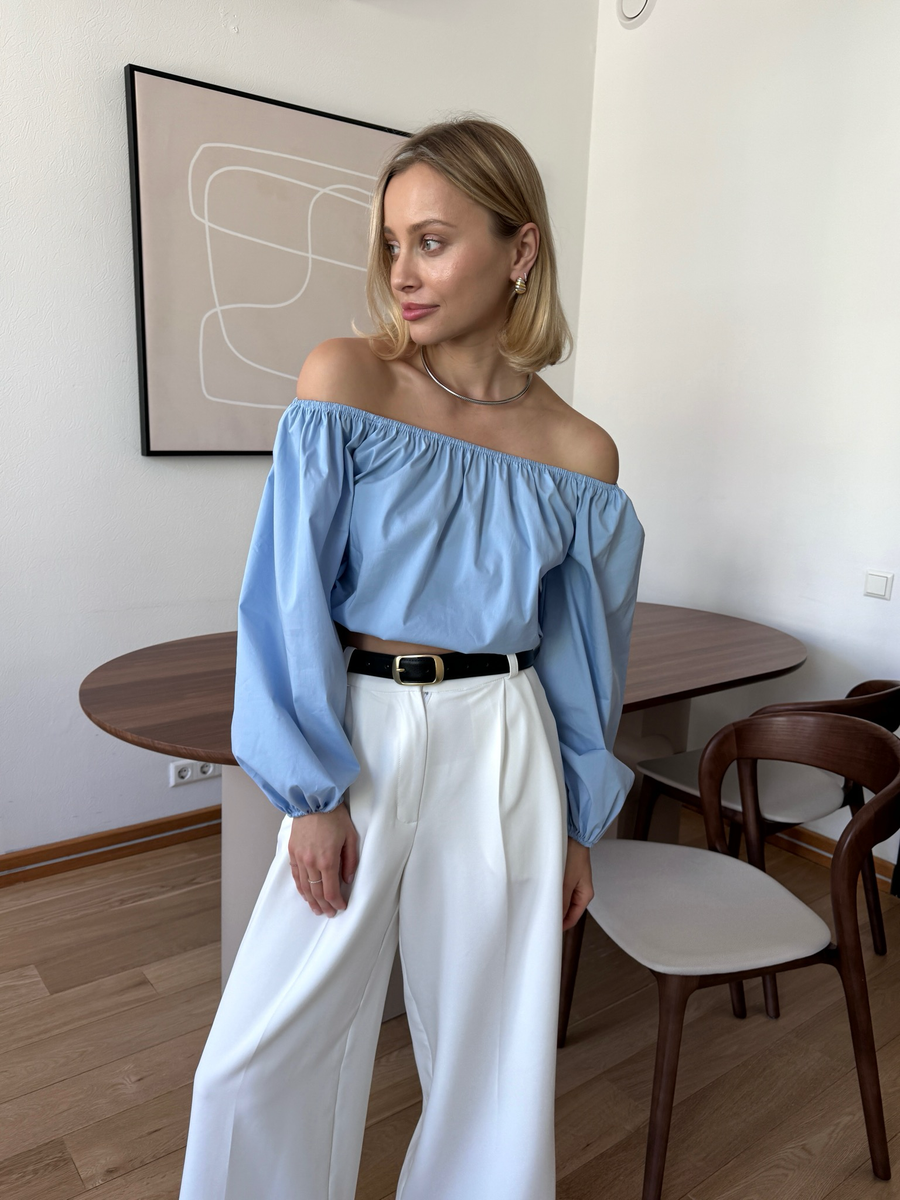 Блуза из поплина с резинкой голубая