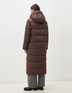 Объемный удлиненный пуховик