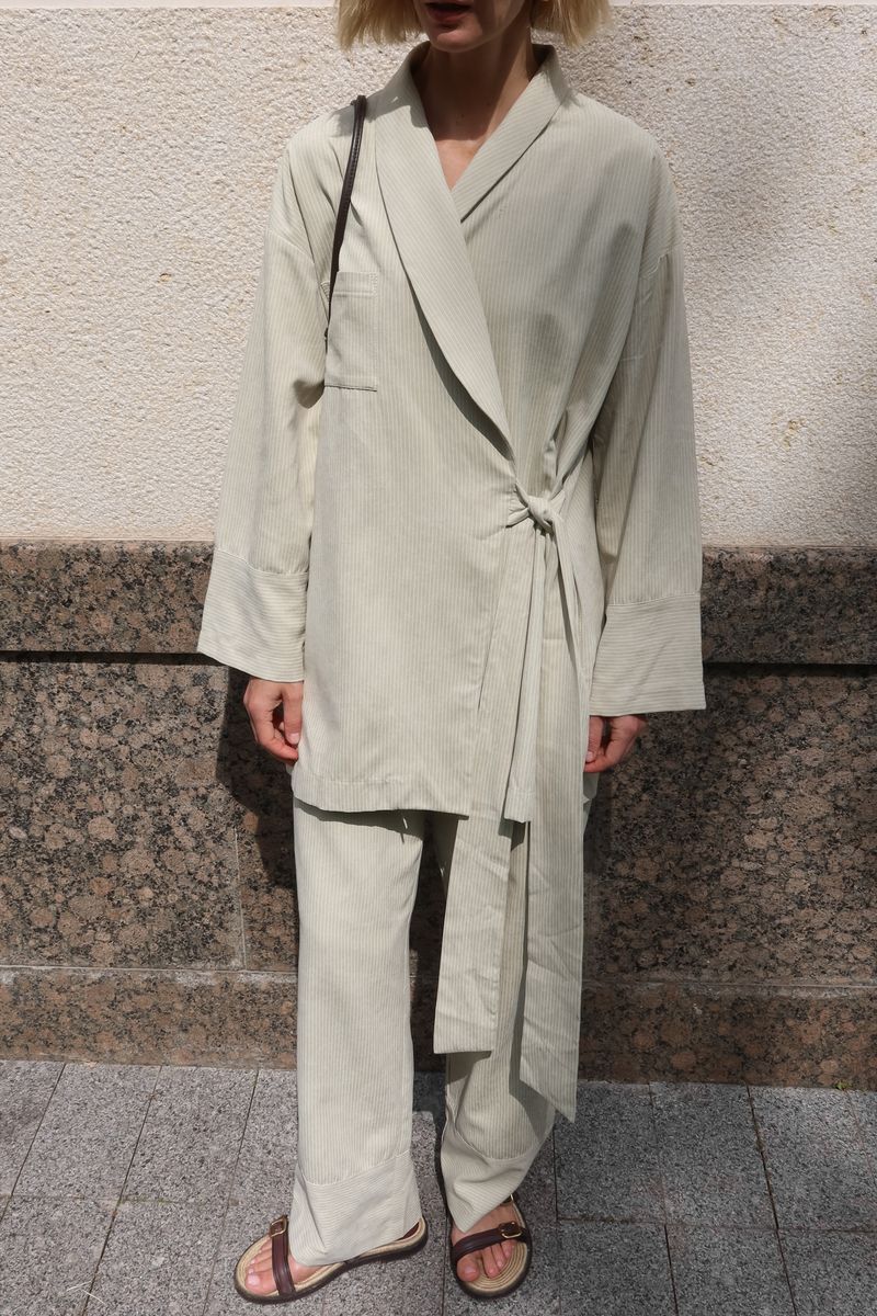 Костюм в пижамном стиле кимоно и брюки фисташковый в полоску