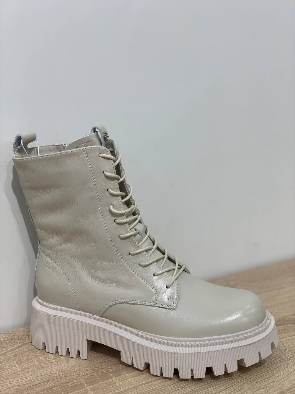 Ботинки из натуральной кожи SF