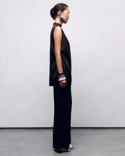 Топ из вискозы ассиметричного кроя