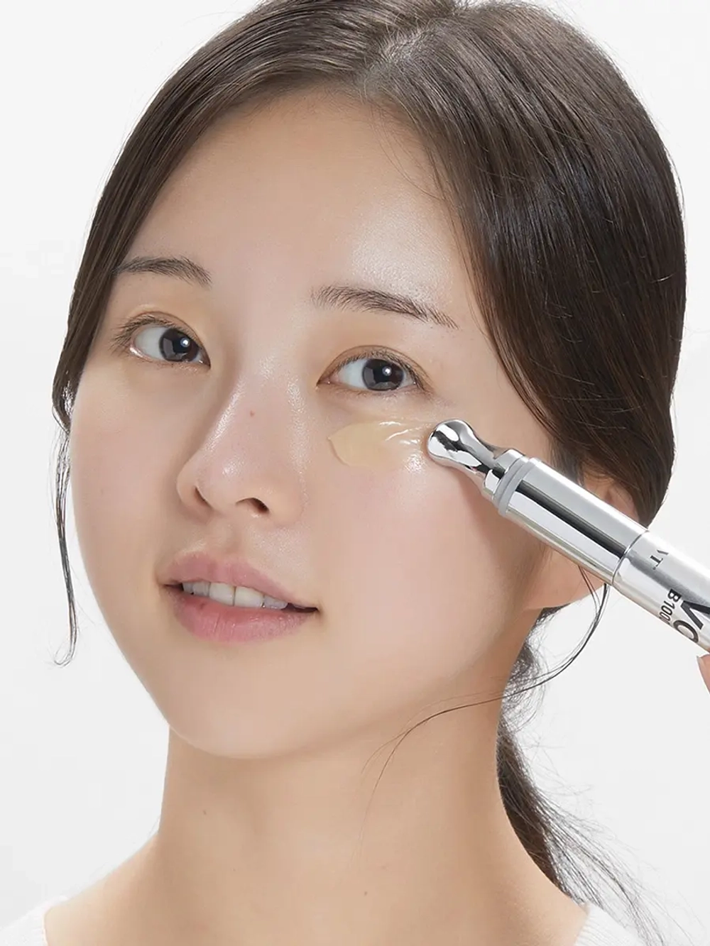 VT Cosmetics Осветляющий крем для глаз с витамином С и микроиглами Reedle Shot Vita-Light Eye Cream 15 мл