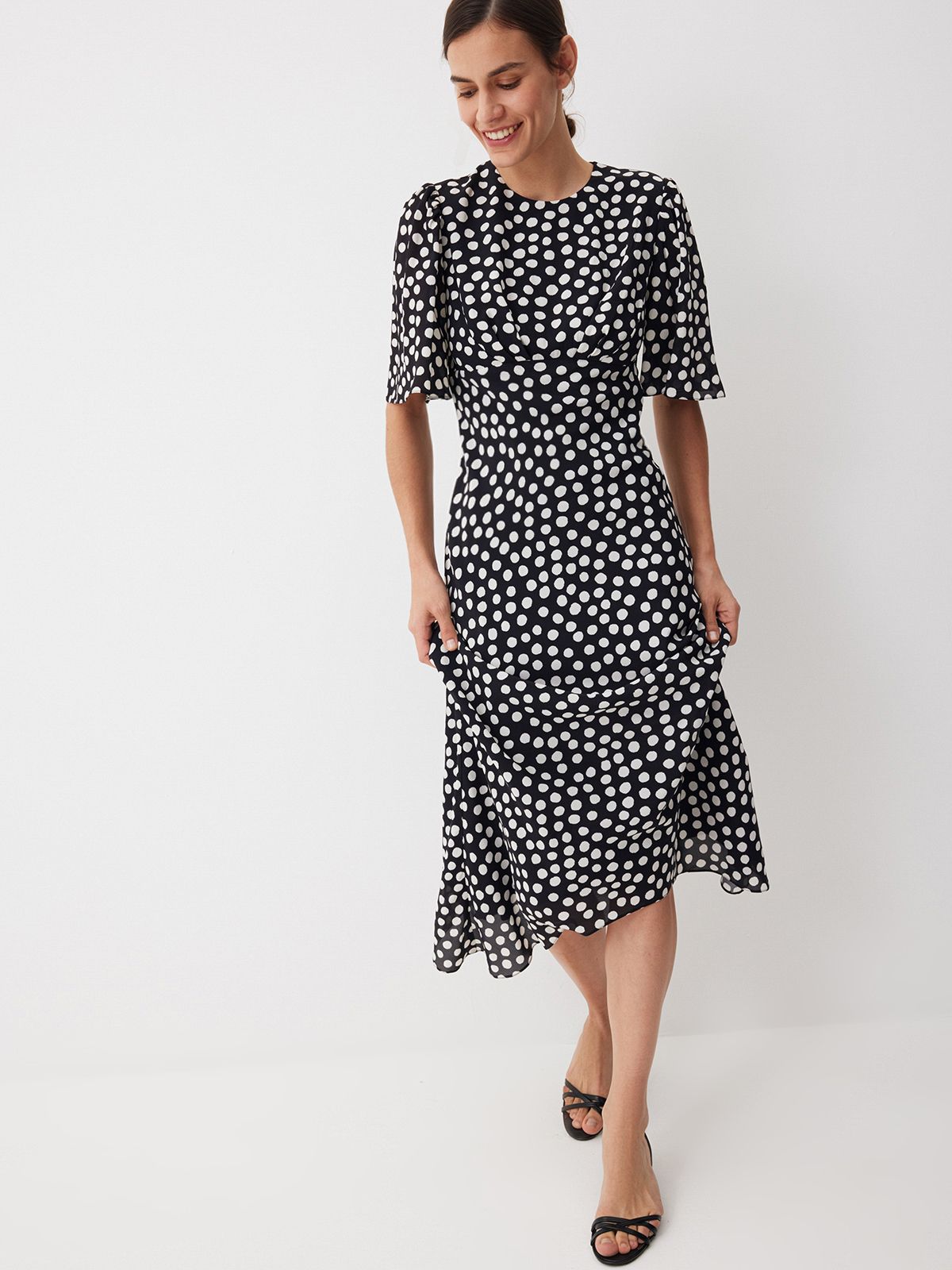 Летящее платье из нежной вискозы Dot Dream