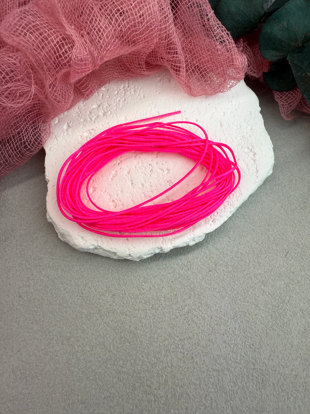 Шнур для плетения браслетов 0,8 мм, Розовый неон (5 м)