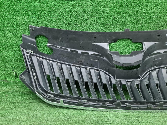 Решетка радиатора Skoda Rapid 1 (2012-2020)