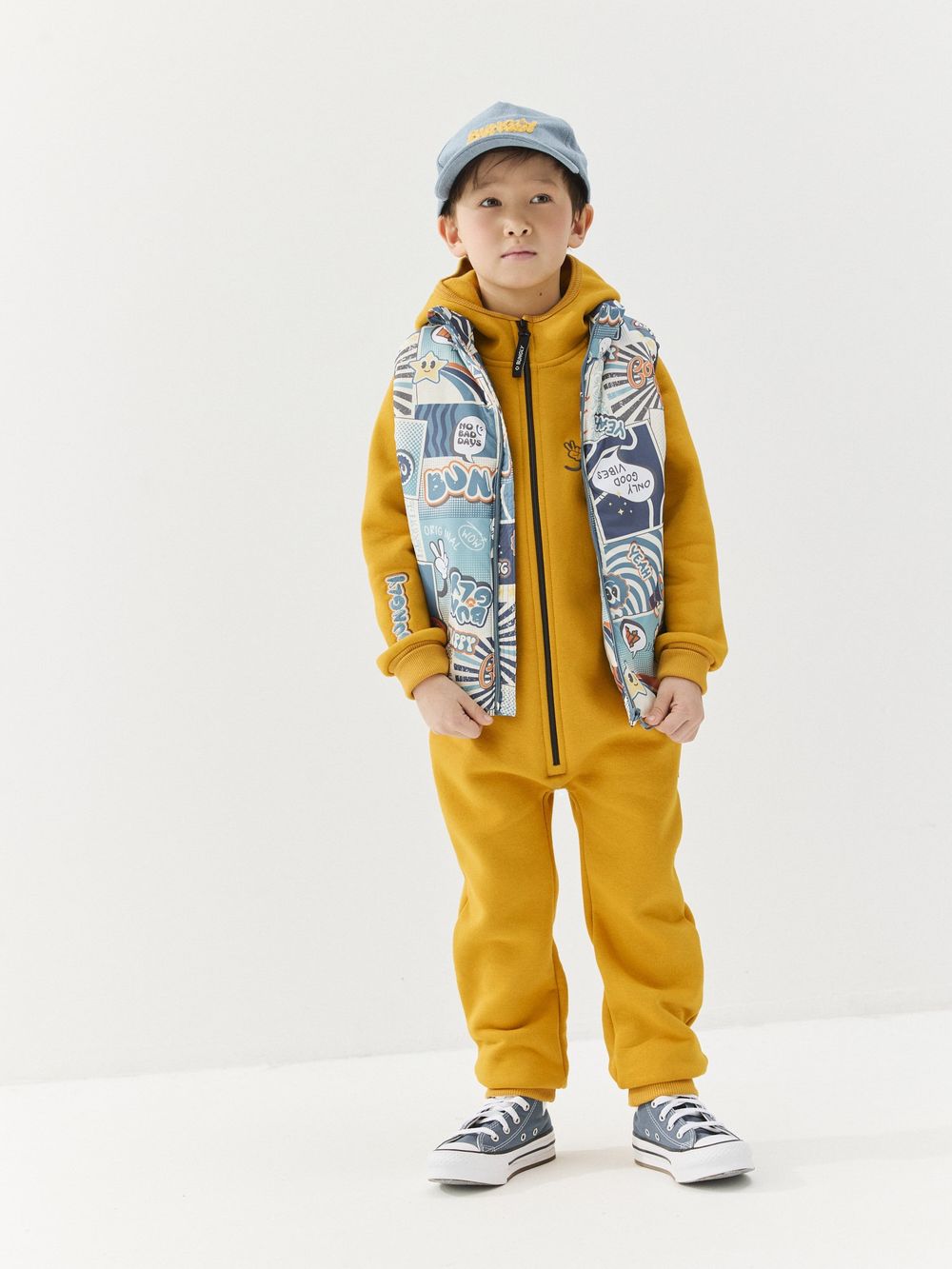 Жилет стеганый на молнии "Comic Hero"