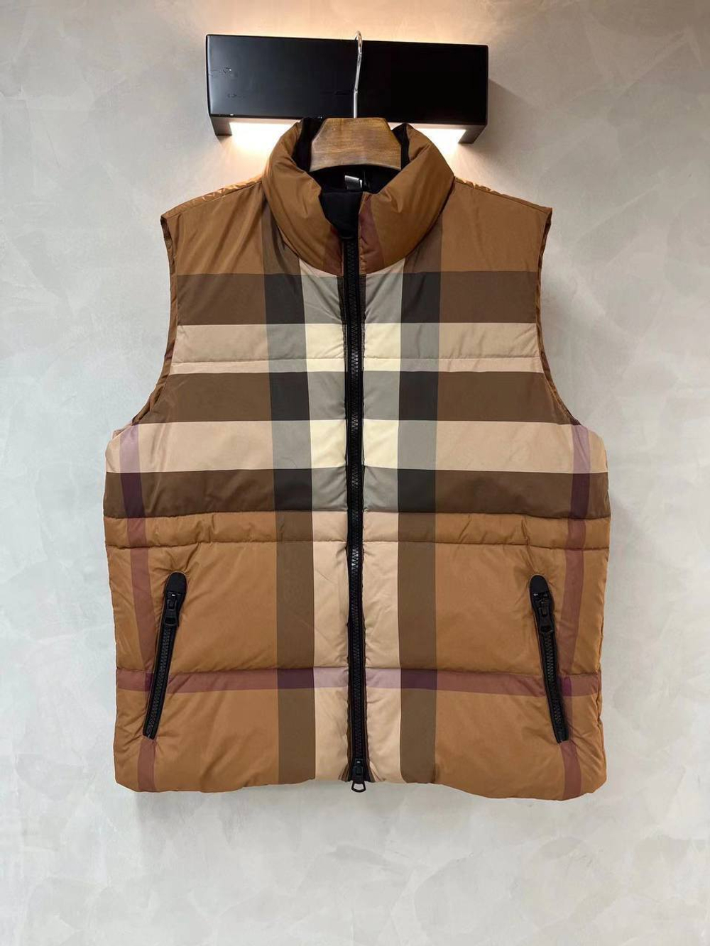 Жилет Burberry