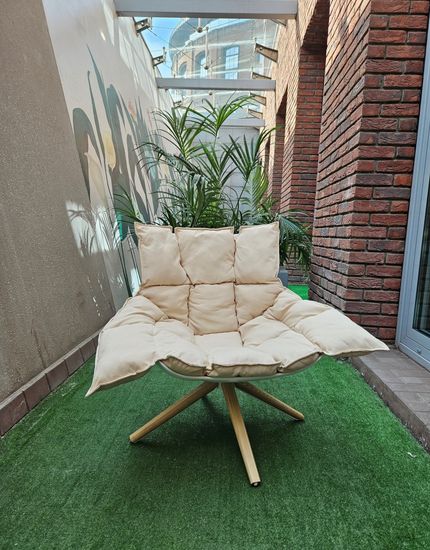 Поворотное кресло Husk белое