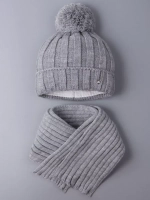 Шапка детская осенняя и шарф