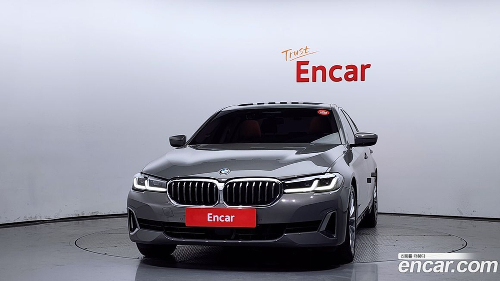 BMW 5 Series (G30) 520i Luxury (01.2021)