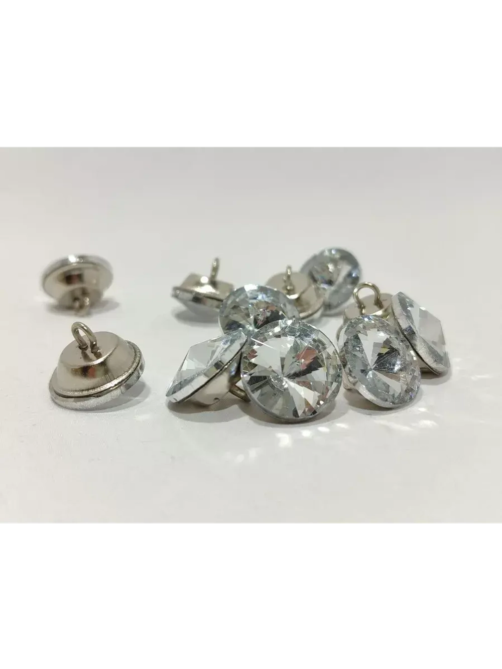 Стразы для мебели и рукоделия – блестящий декор