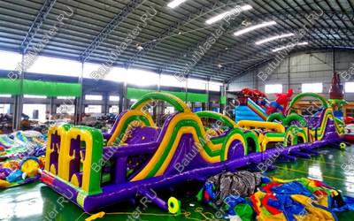 Надувной батут "Длинная полоса препятствий" 16*4*5 м