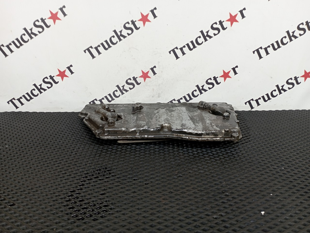 Крышка масляного радиатора