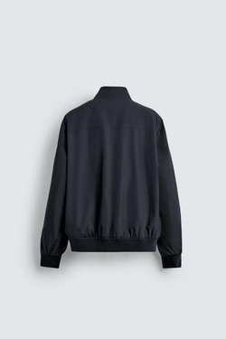 ZARA НЕПРОМОКАЕМАЯ КУРТКА ИЗ ТЕХНИЧЕСКОЙ ТКАНИ, МОРСКОЙ ТЕМНО-СИНИЙ