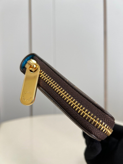 Louis Vuitton Zippy Wallet