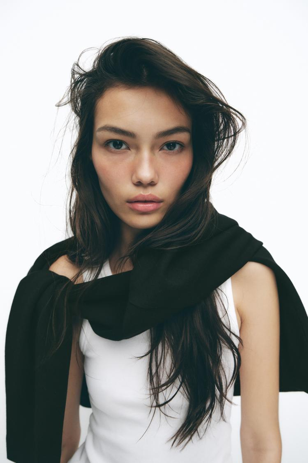 ZARA ТОП ИЗ ИНТЕРЛОКА С V-ОБРАЗНЫМ ВЫРЕЗОМ, ЧЕРНЫЙ