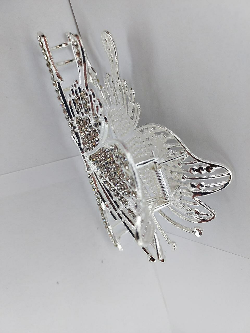 Заколка для волос "Бабочка", усиленная, с декором из страз, серебристый цвет