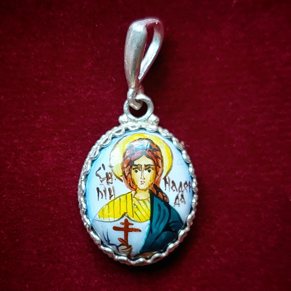 Икона с финифтью святая Надежда кулон ручная роспись