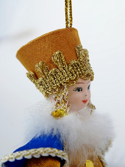 Кукла-подвеска Боярыня в зимнем одеянии