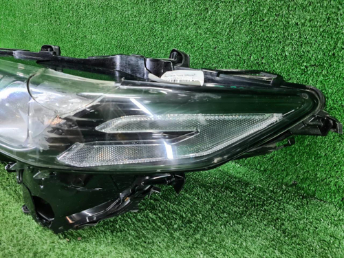 Битая Фара левая Toyota Camry xv70 (2020-н.в.) LED