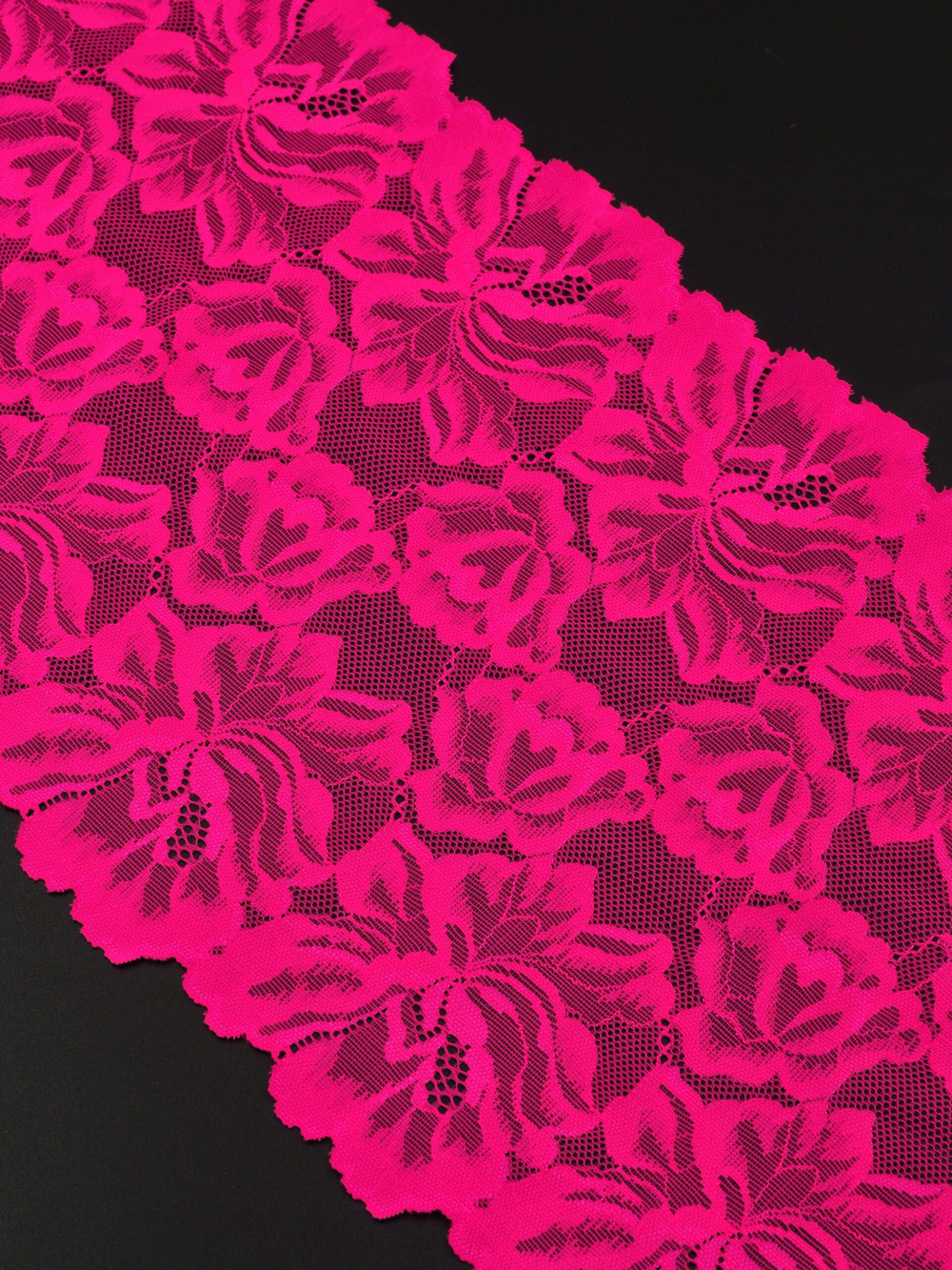 Эластичное кружево ярко-розовое неоновое ширина 24 см