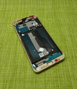 ZTE Blade V9 Дисплейный модуль с тачскрином)+ шлейф кнопок громкости и включения (в рамке) (ORIG-SP)
