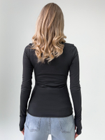 Лонгслив 2024 однотонный с вырезом под палец