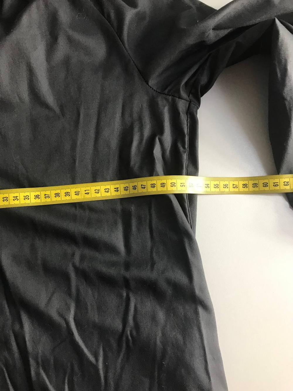 Платье длинное сдержанное, визуально на 48 размер