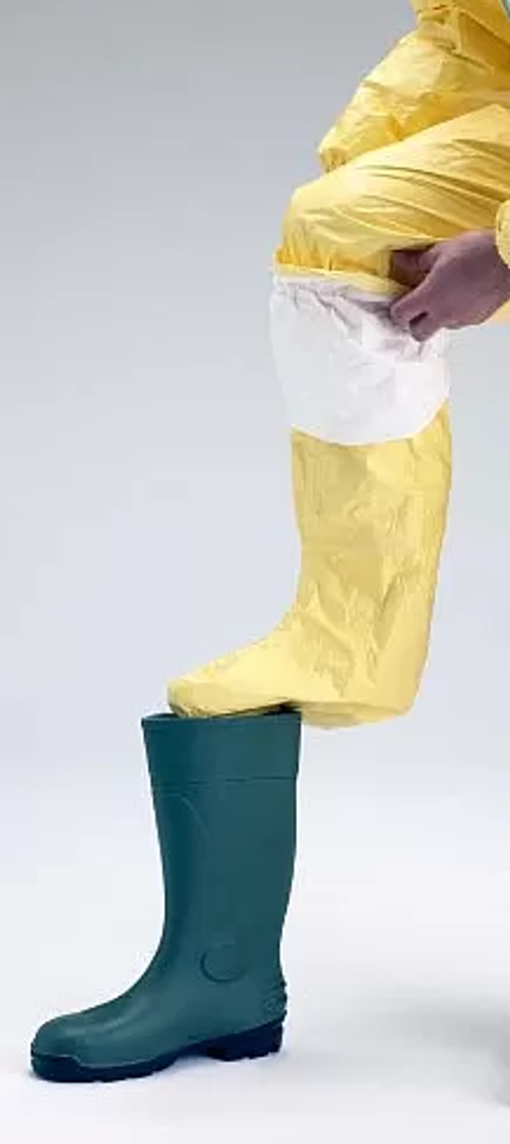 Комбинезон для химической защиты Тайкем С стандартный с носками M