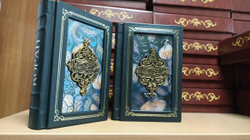 "Коран средний" Книга подарочная в кожаном переплете с росписью и бронзовой накладкой